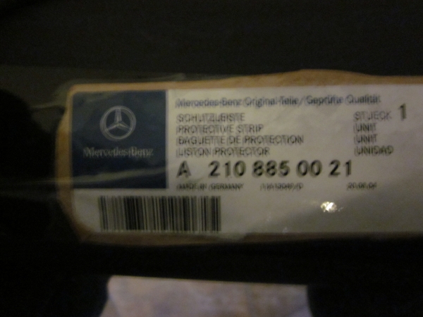 Mercedes-Benz Накладка переднего бампера